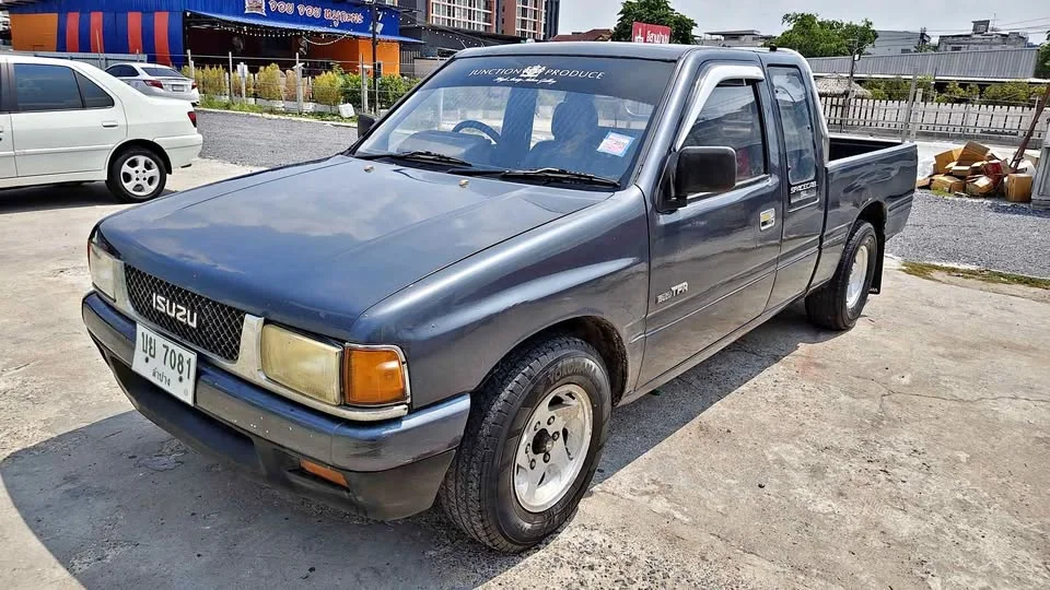 1991 Isuzu TFR III 3