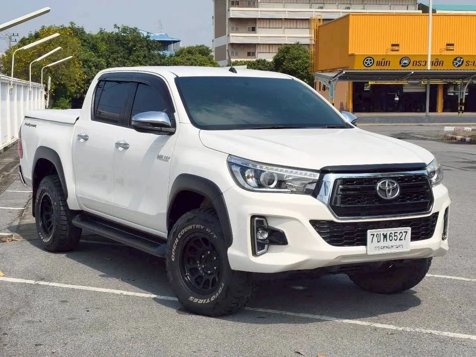 2018 Toyota Hilux VIII 2