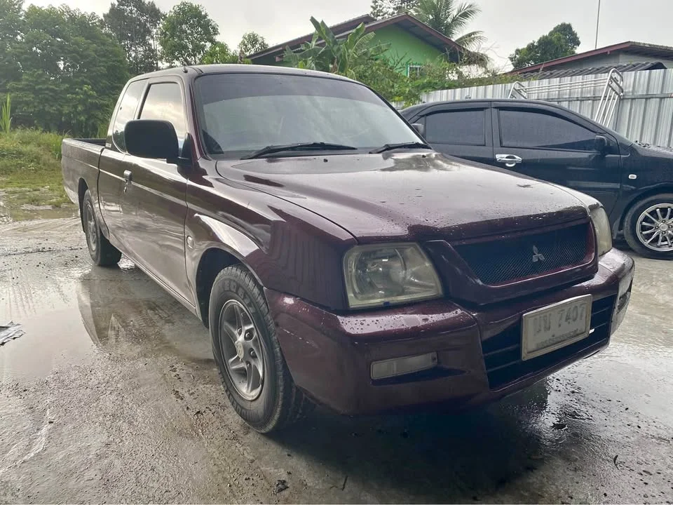 2004 Mitsubishi Strada III 2