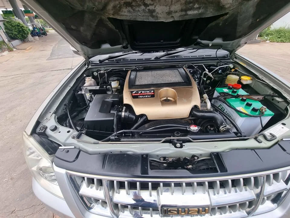 2007 Isuzu MU-7 2