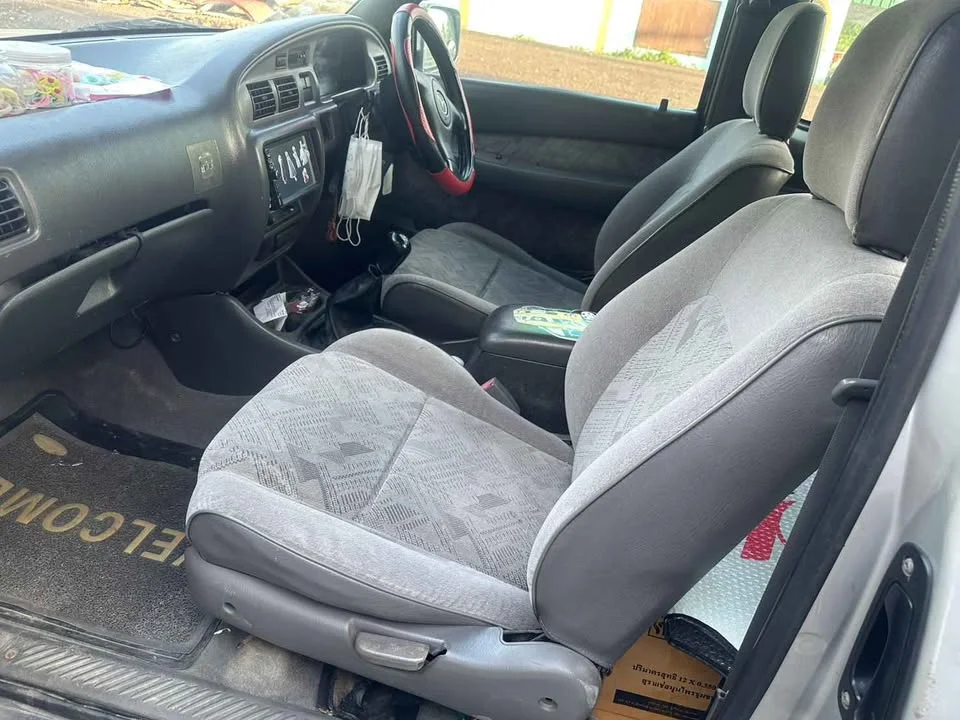2003 Mazda 2500 Fighter V 3