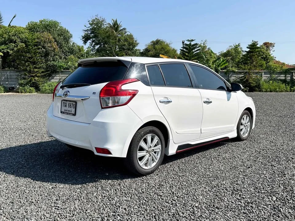 2015 Toyota Yaris III 2