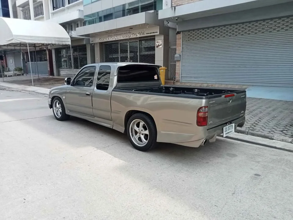 2002 Toyota Hilux Tiger VI 2