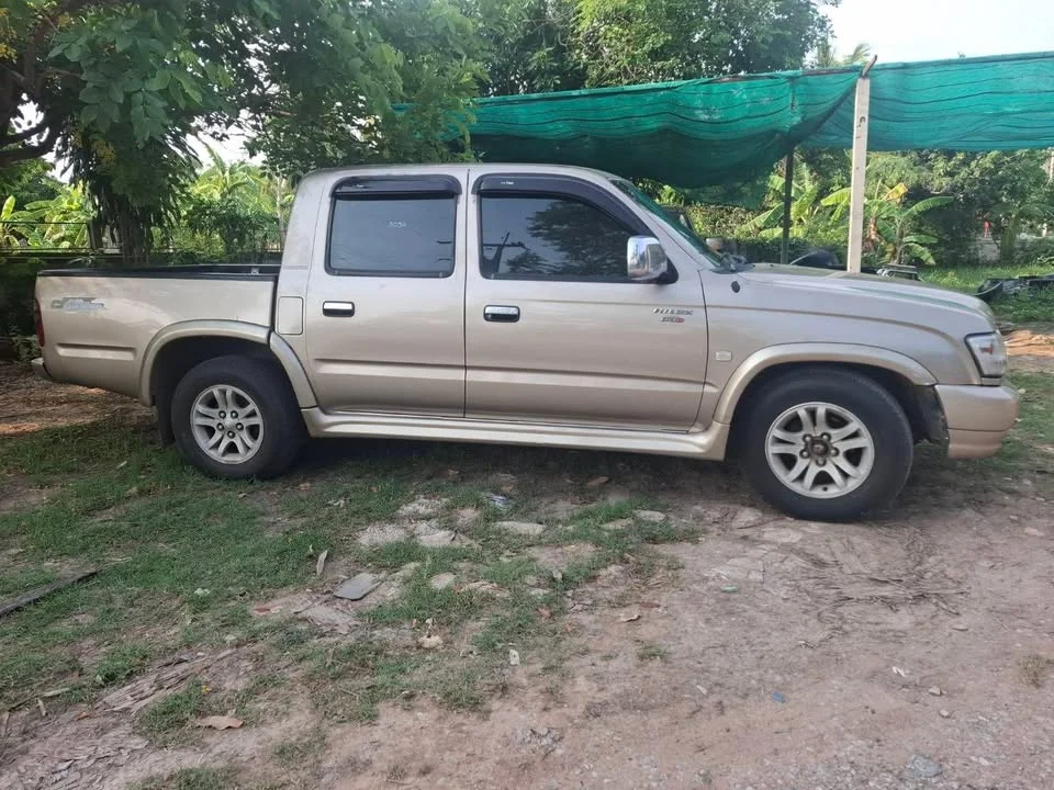 2004 Toyota Hilux Tiger VI 3