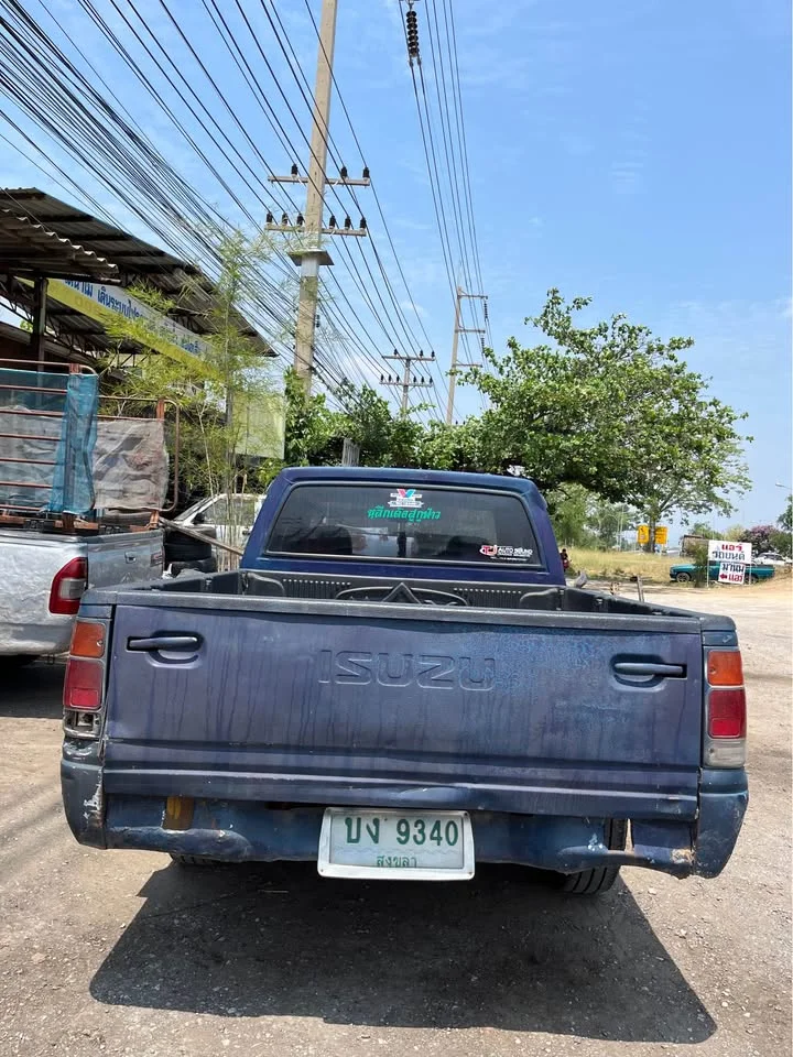 1993 Isuzu TFR III 2