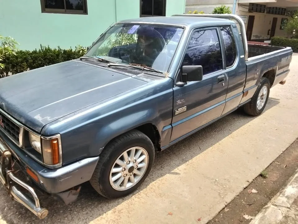 Mitsubishi Triton II 2