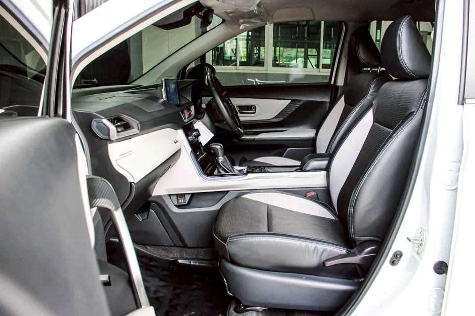 2023 Toyota Veloz III 2