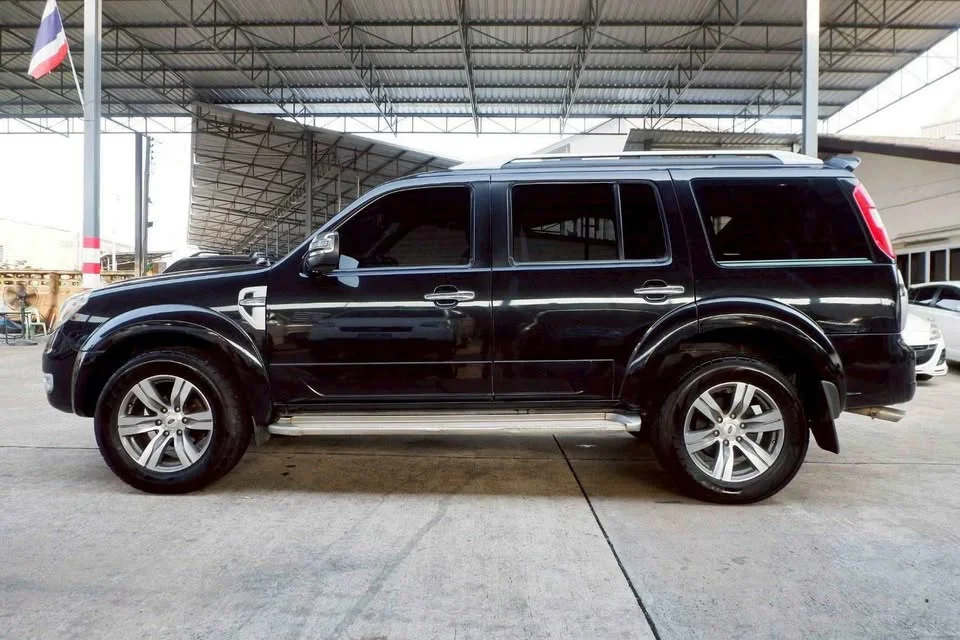 2010 Ford Everest I 3