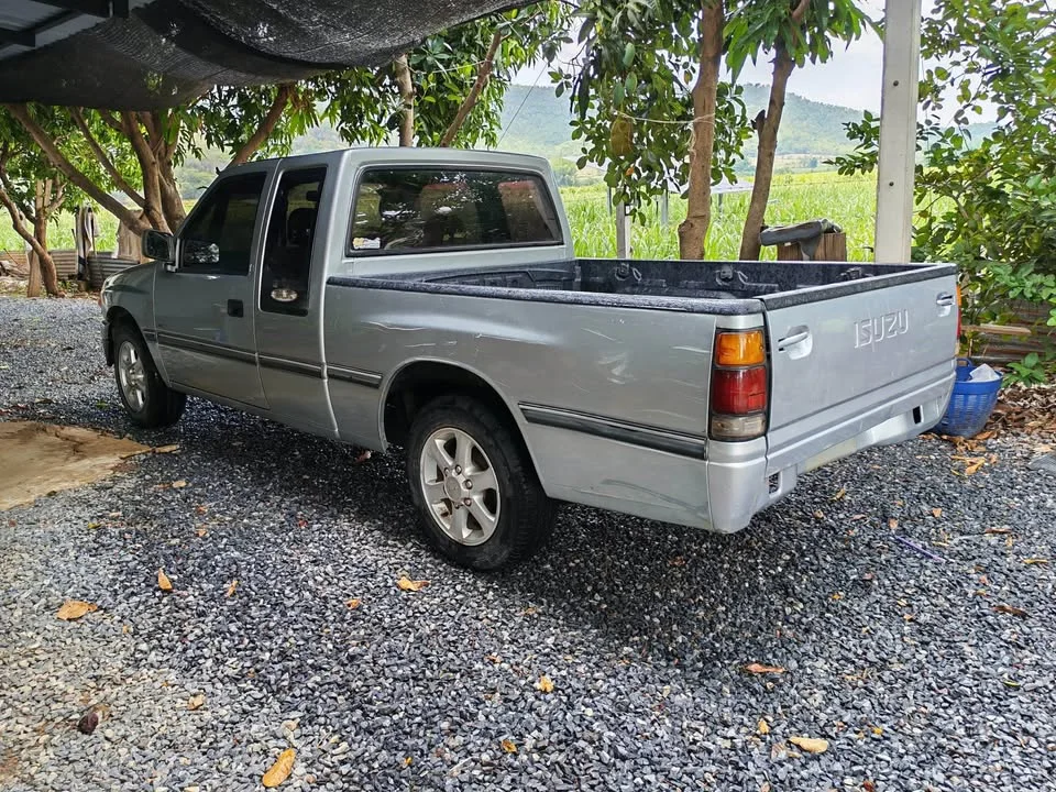 1995 Isuzu TFR III 3
