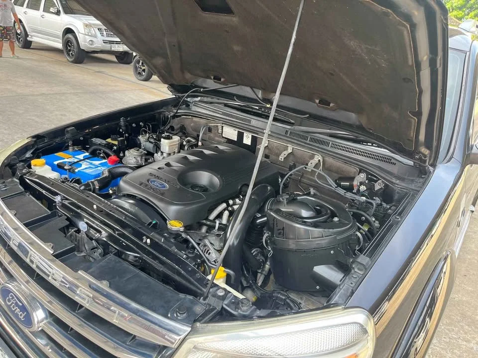 2011 Ford Everest I 2