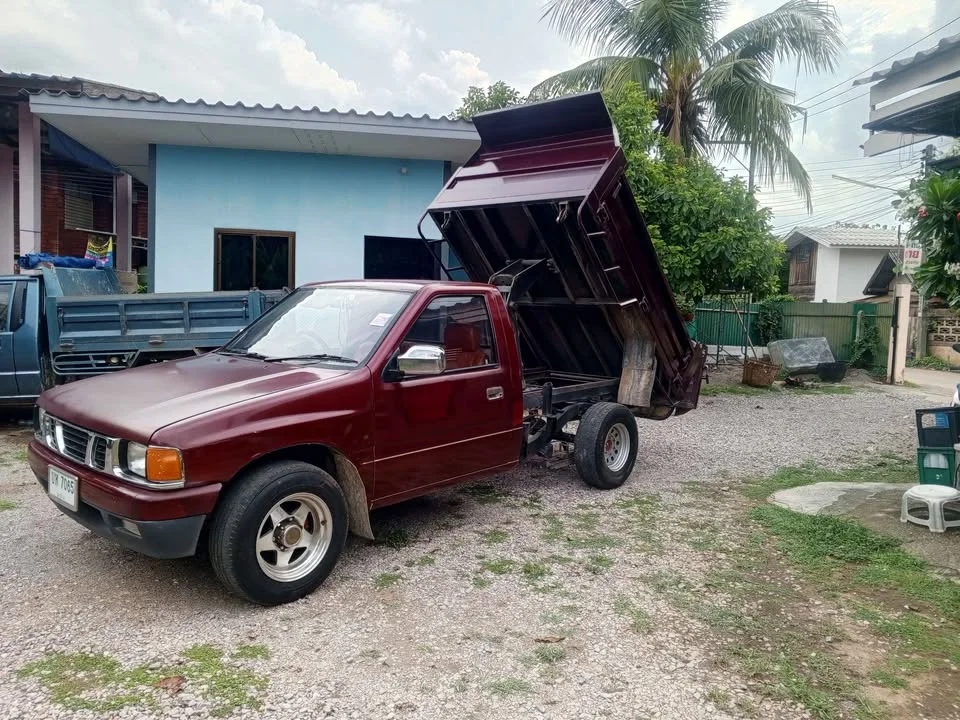 1996 Isuzu TFR III 3