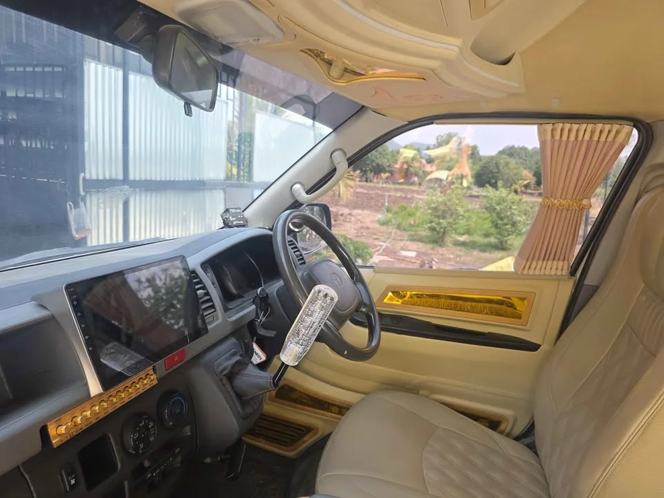 2009 Toyota Commuter V (H200) 3