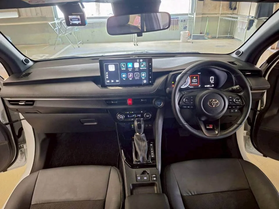2025 Toyota Yaris ATIV IV 3