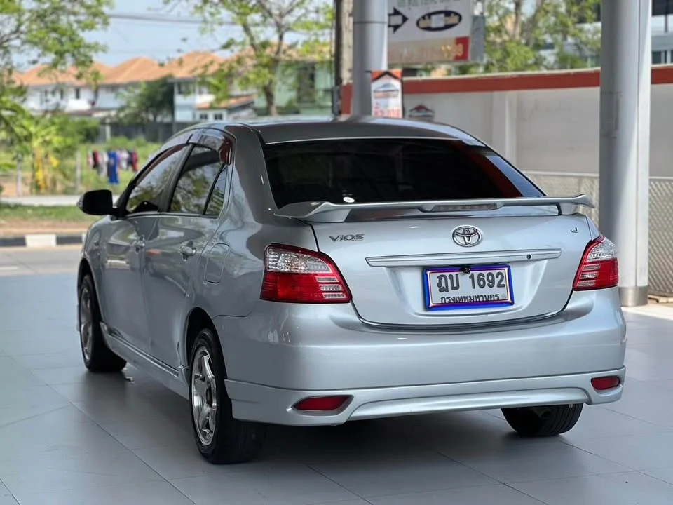 2010 Toyota Vios II 2