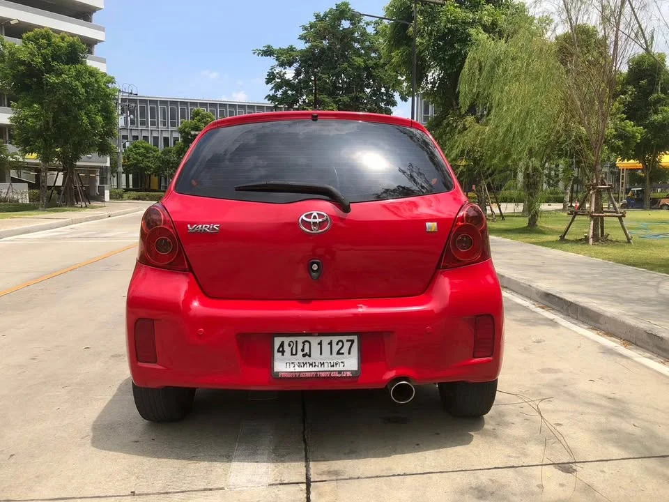 2012 Toyota Yaris II 2