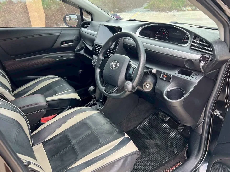 2018 Toyota Sienta II 3