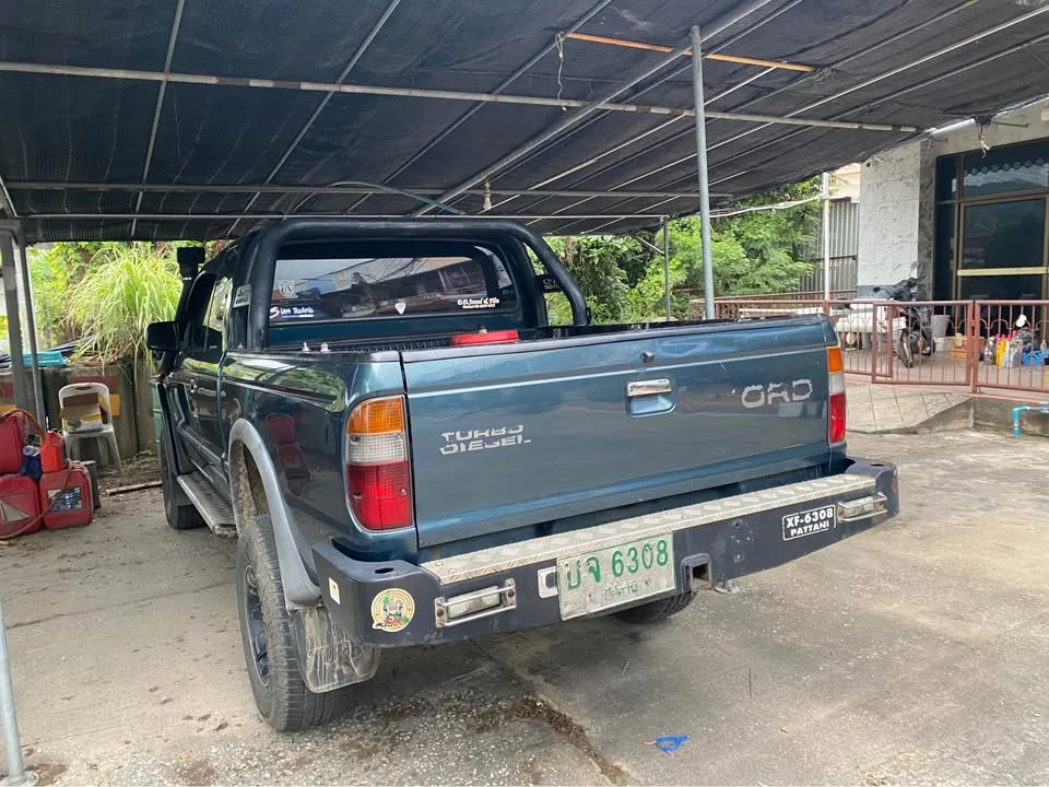 2000 Mazda 2500 Fighter V 2