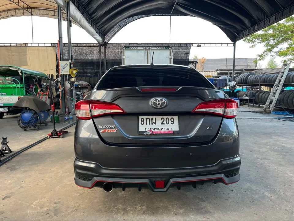 2019 Toyota Yaris ATIV III 2