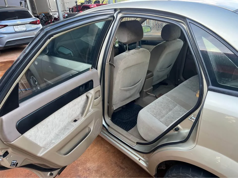 2004 Chevrolet Optra 3