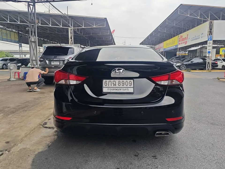 2017 Hyundai Elantra V 2