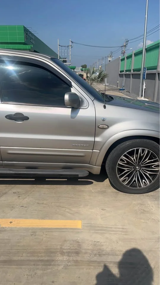 2004 Ford Escape I 3