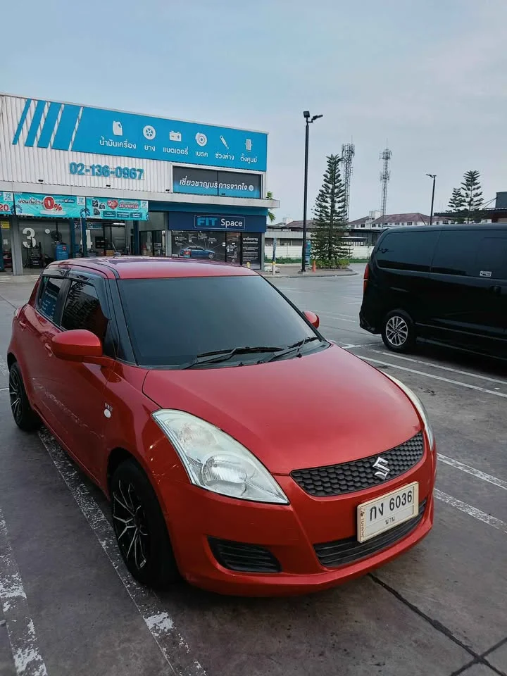 2014 Suzuki Swift II 3