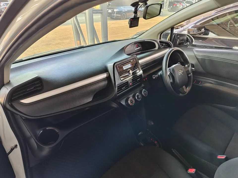 2018 Toyota Sienta II 2