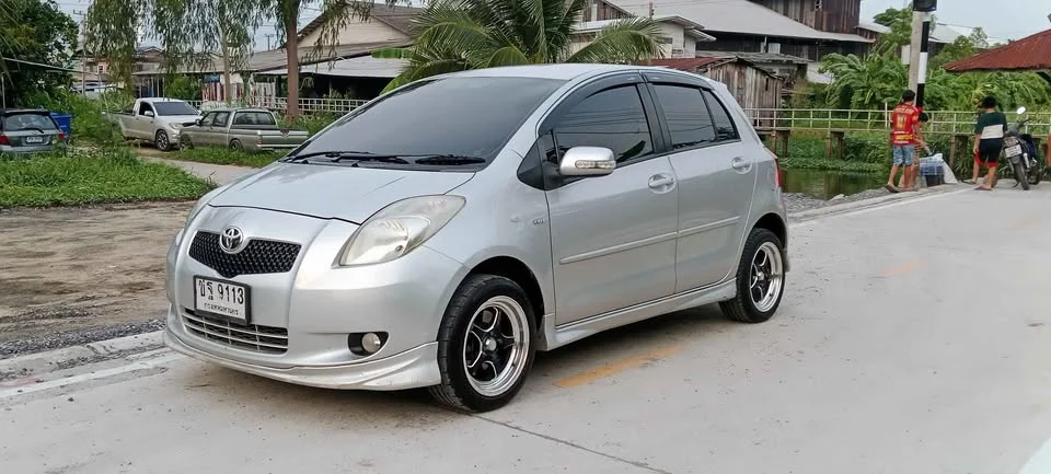 2006 Toyota Yaris II 2