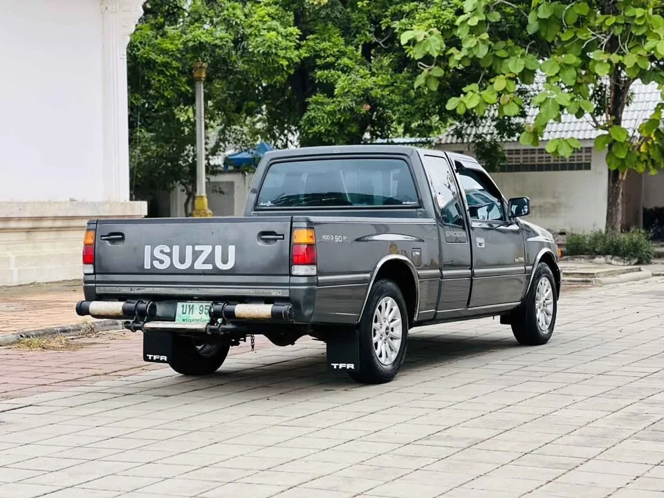 1992 Isuzu TFR III 2
