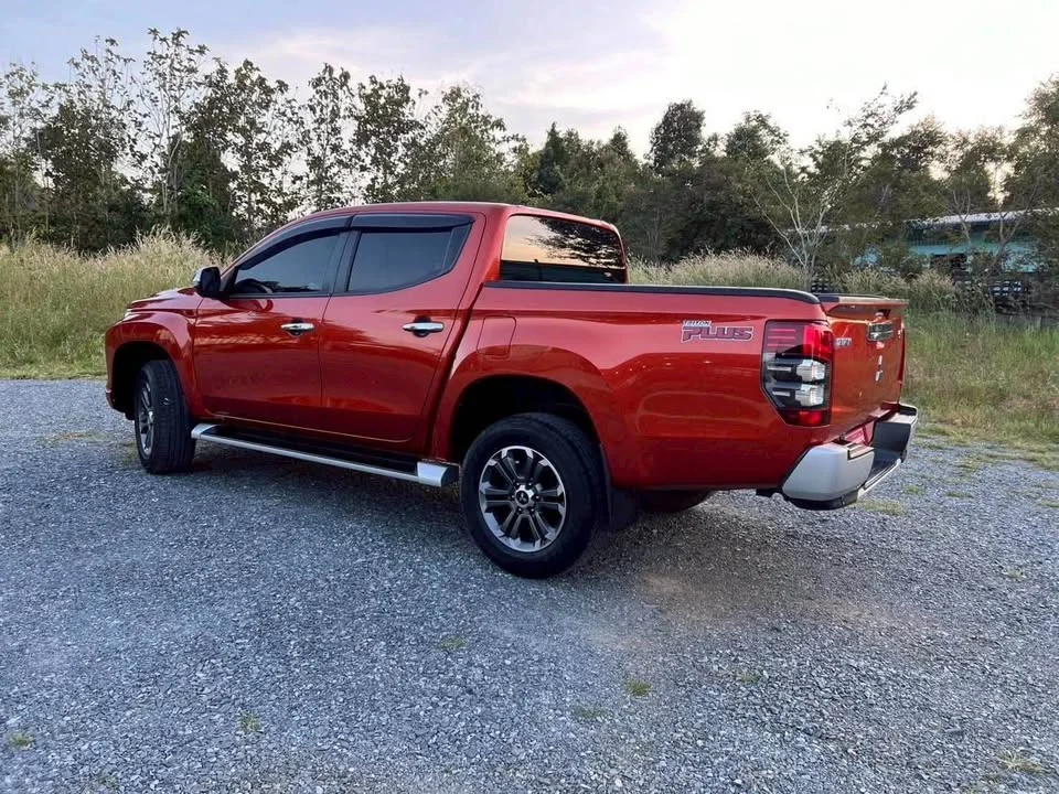 2022 Mitsubishi Triton V 2