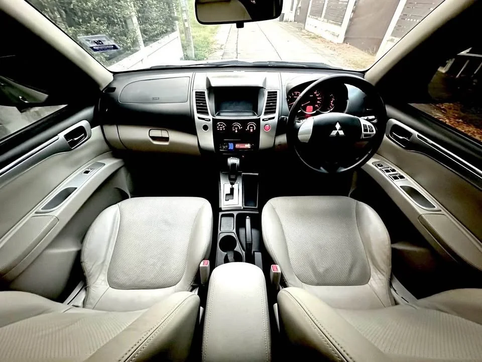 2011 Mitsubishi Pajero Sport II 2