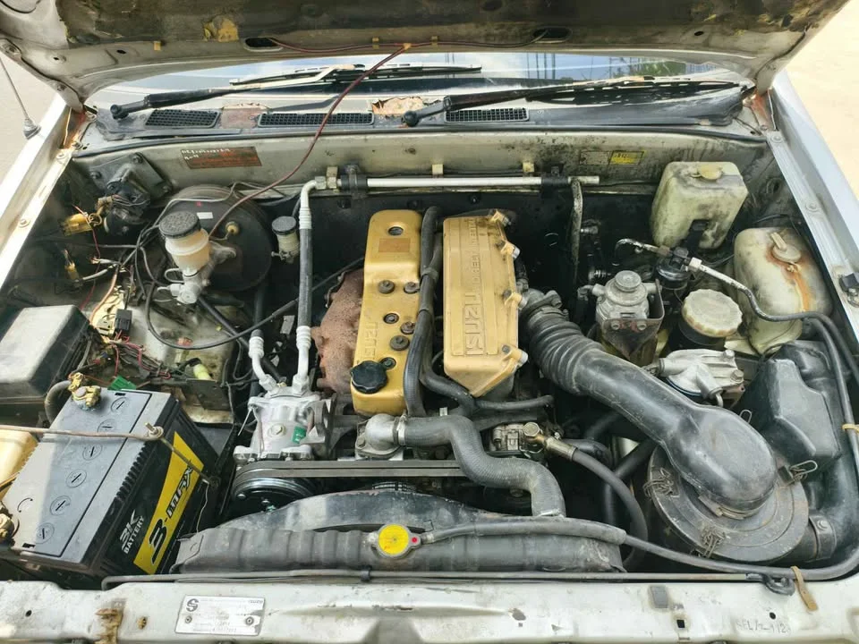 1999 Isuzu TFR III 2