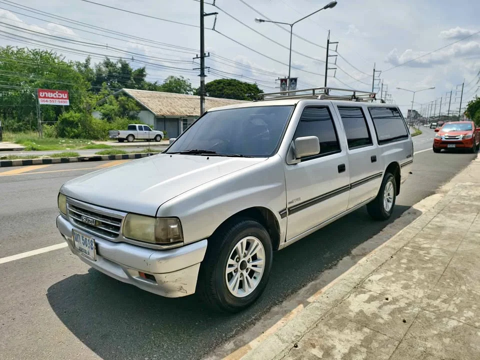 1999 Isuzu TFR III 3