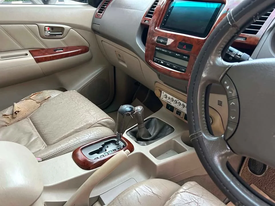 2006 Toyota Fortuner I 3