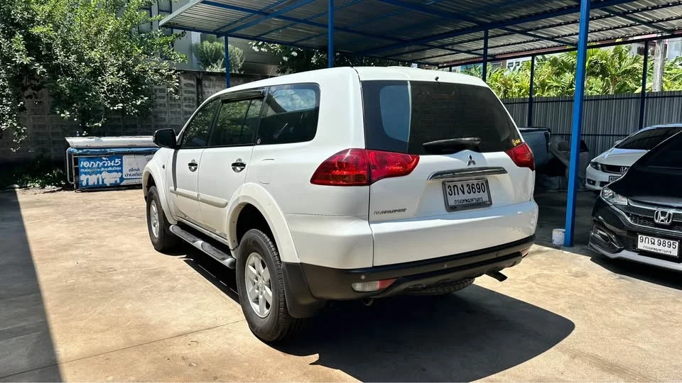 2012 Mitsubishi Pajero Sport II 2