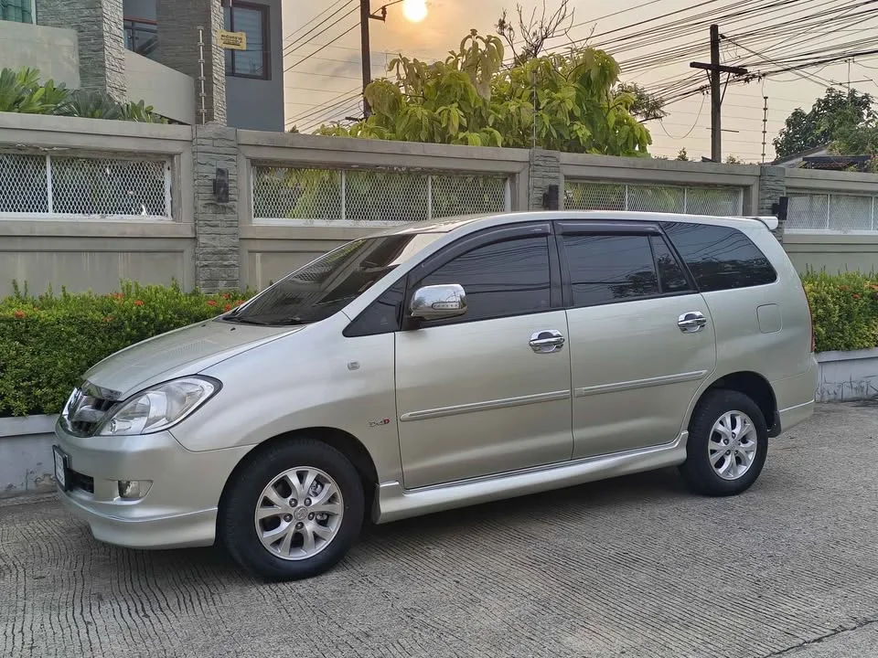 2005 Toyota Innova I 2
