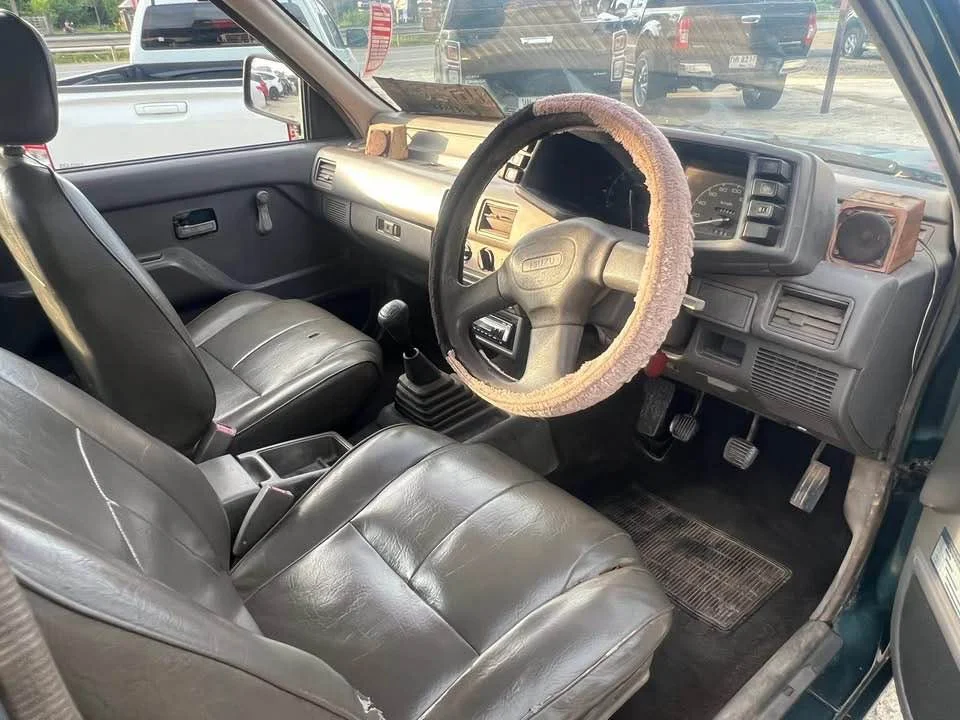 1996 Isuzu TFR III 2