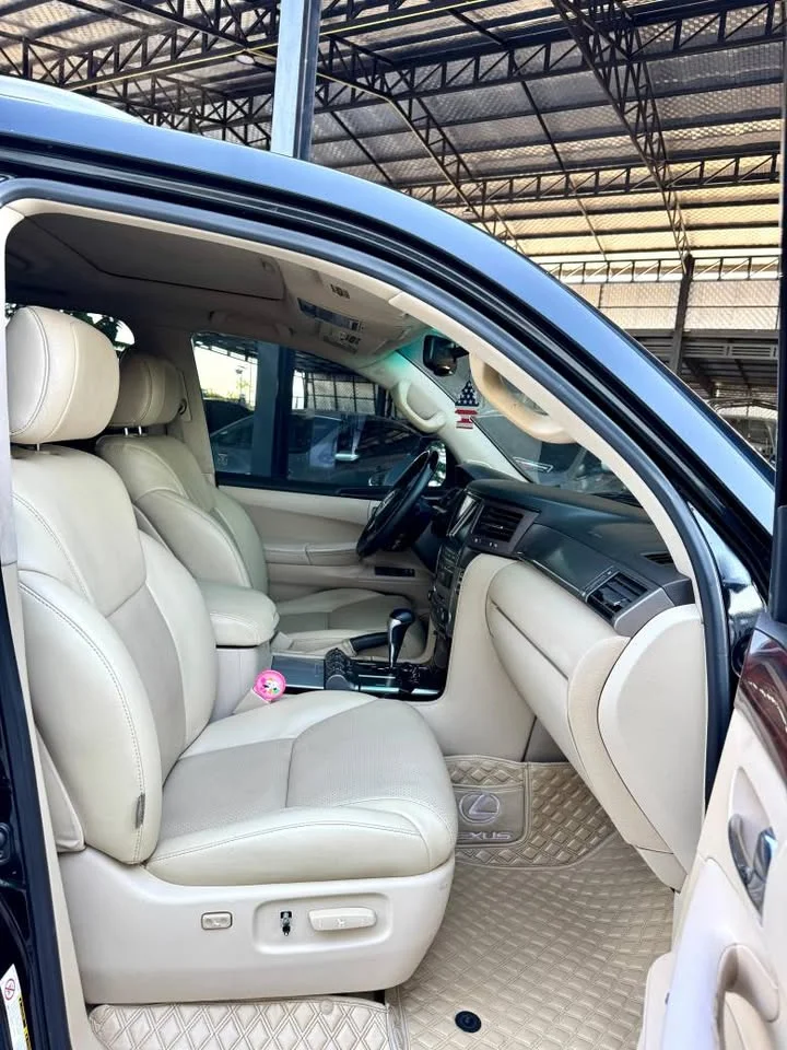2011 Lexus LX III 2