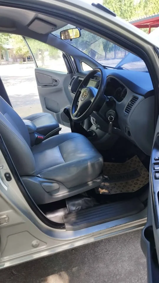 2009 Toyota Innova I 2