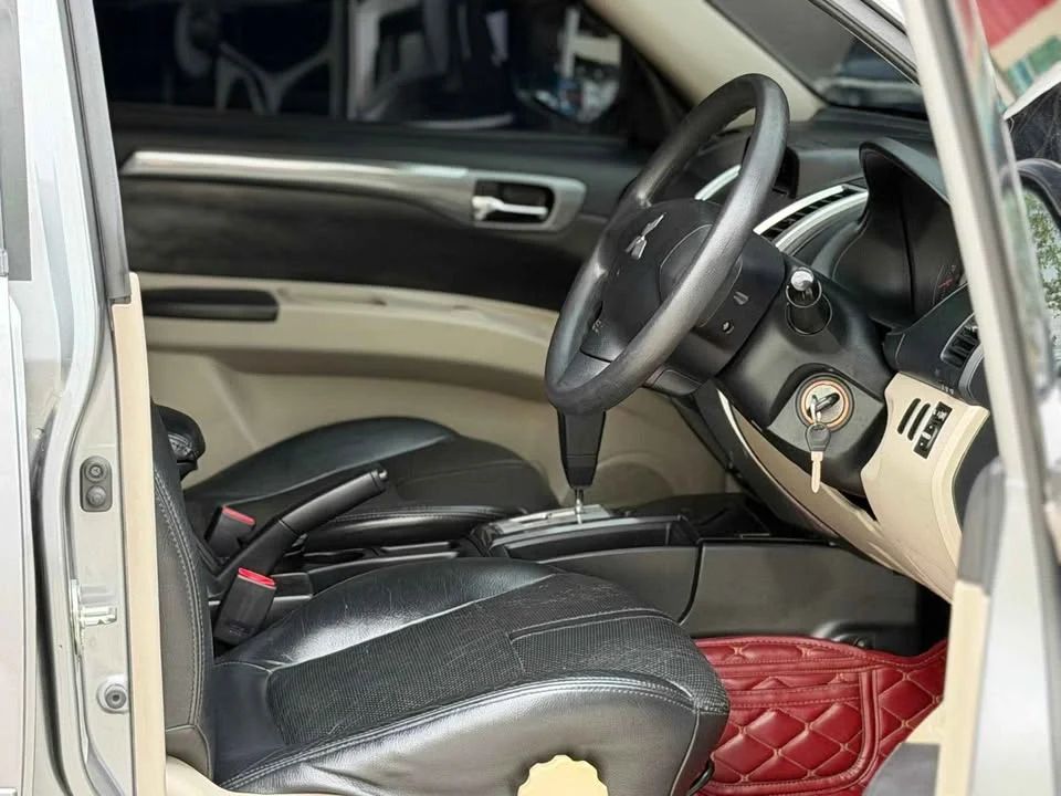 2014 Mitsubishi Pajero Sport II 3