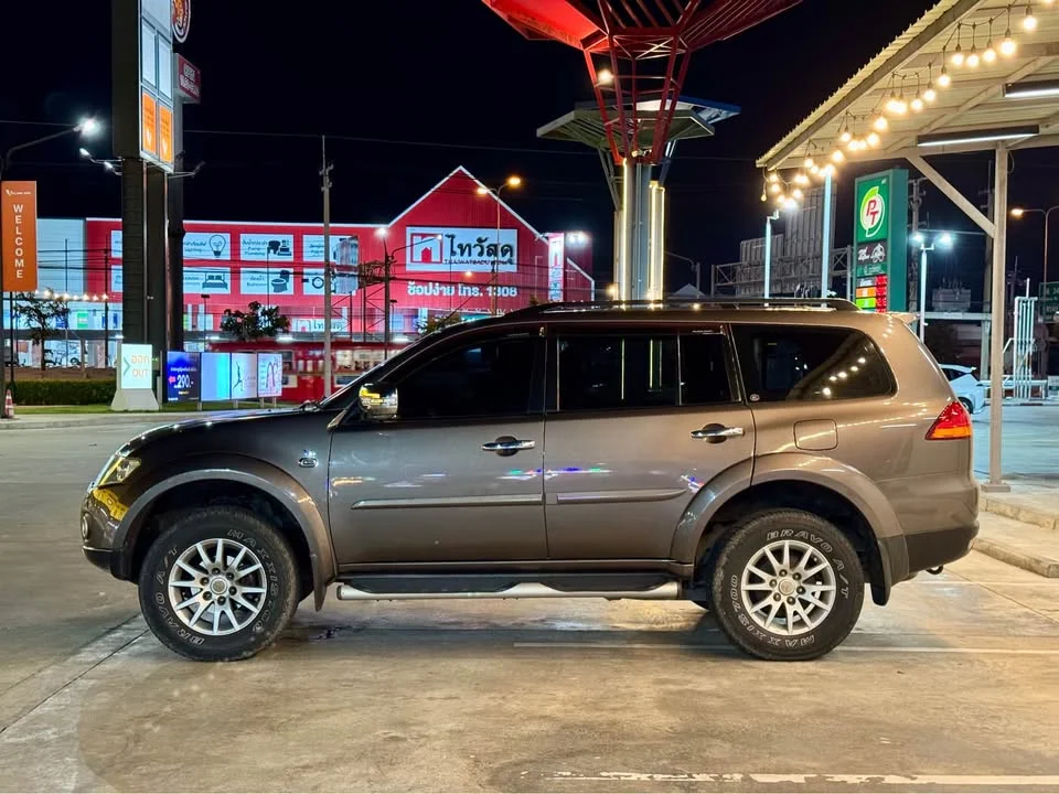 2012 Mitsubishi Pajero Sport II 2