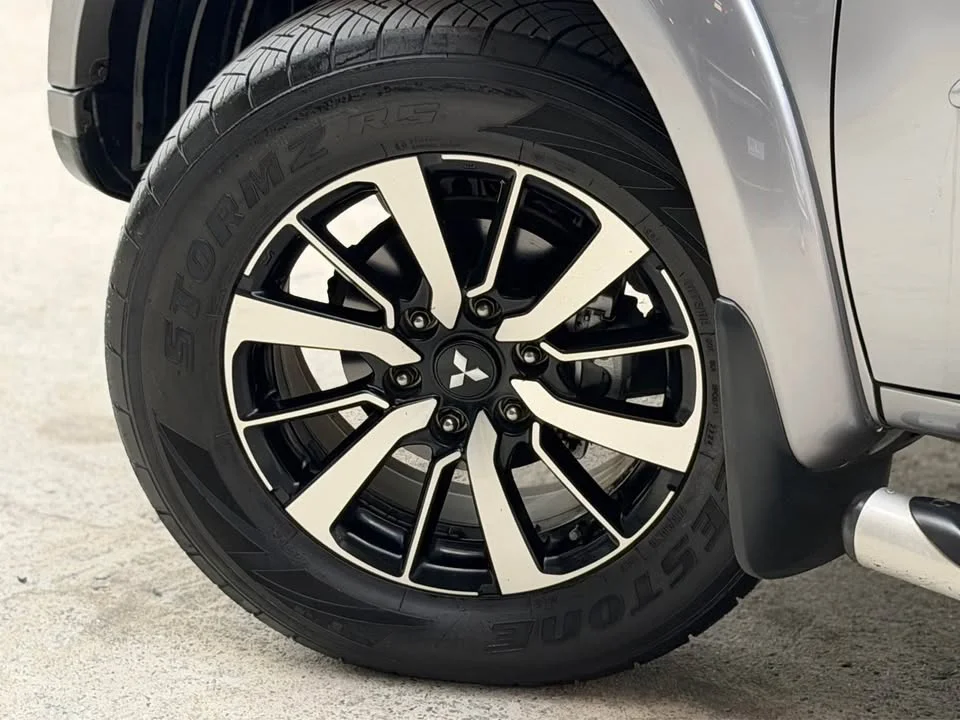 2014 Mitsubishi Pajero Sport II 2
