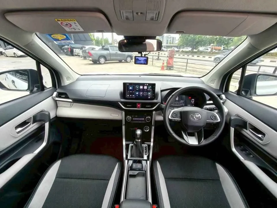 2023 Toyota Veloz III 2