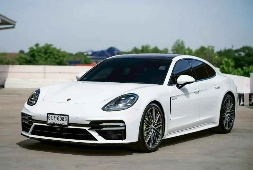 2017 Porsche Panamera II 2