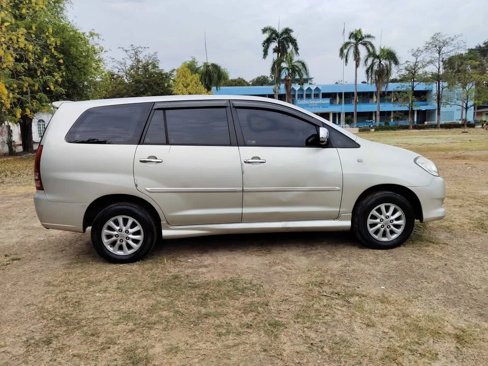 2008 Toyota Innova I 2