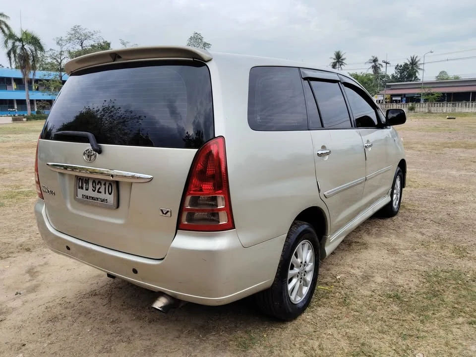 2008 Toyota Innova I 3