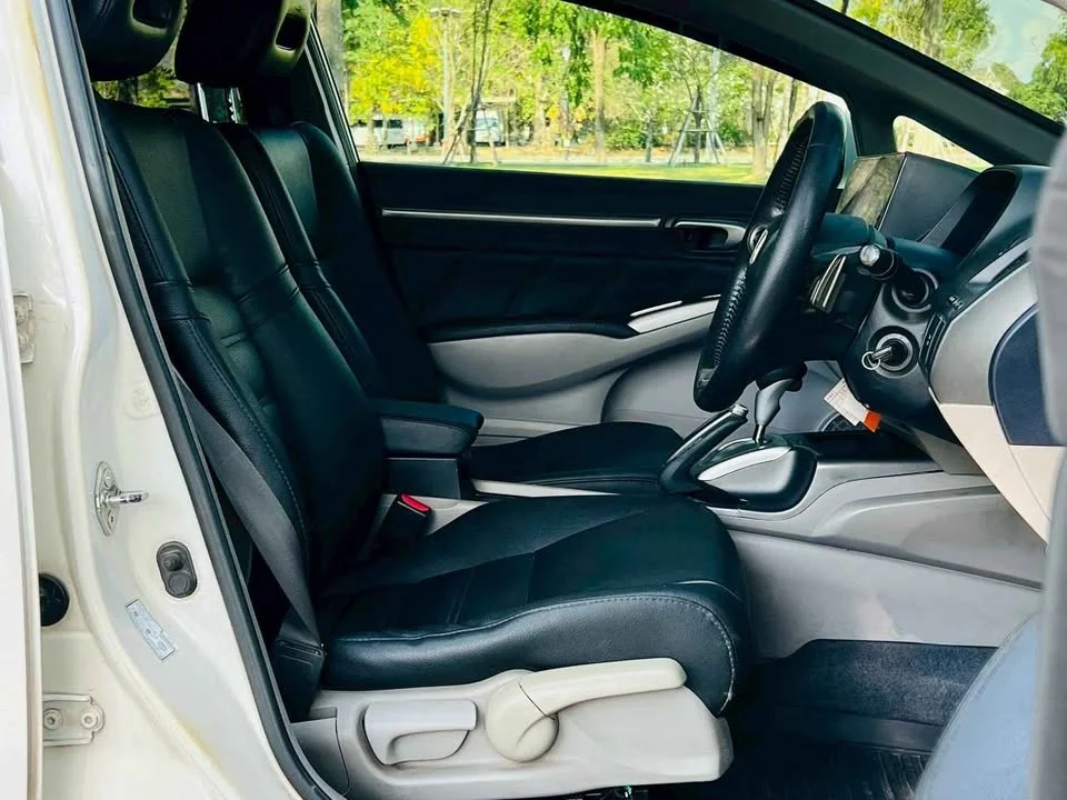 2011 Honda Civic VIII 2