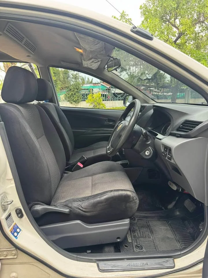 2013 Toyota Avanza II 2