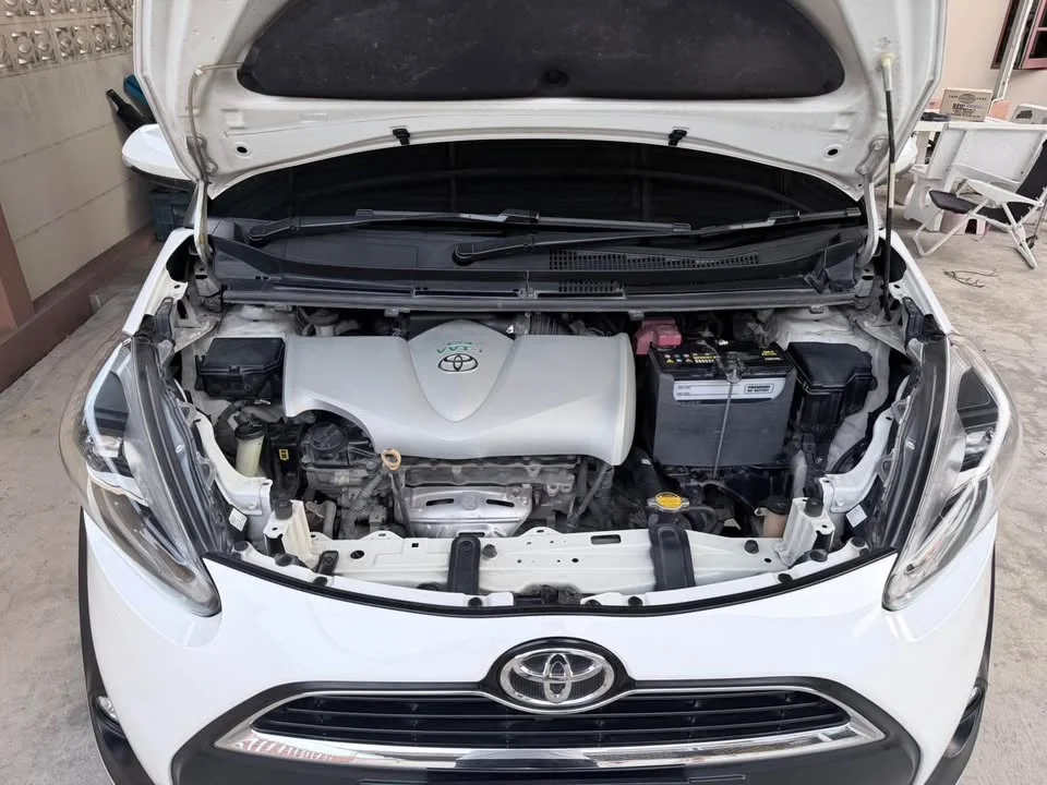 2017 Toyota Sienta II 3