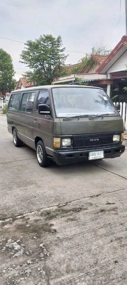 1982 Toyota Commuter III 2